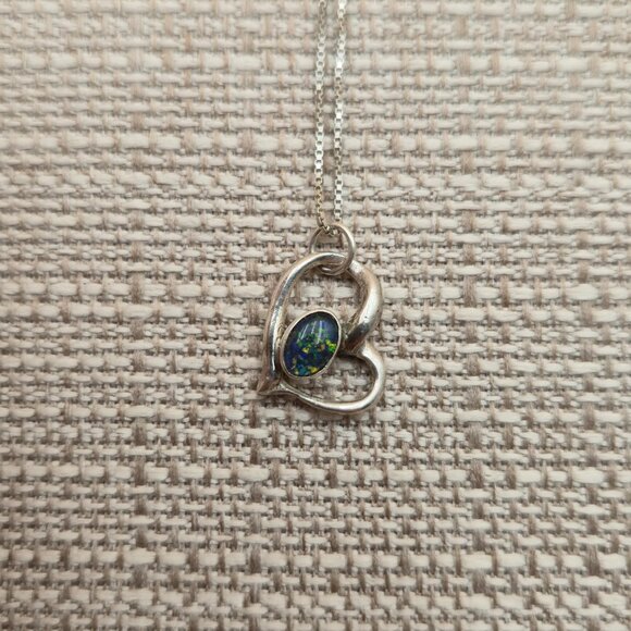 16 Inch Sterling Silver Opal Rustic Heart Pendant Necklace A4869 - Picture 4 of 8